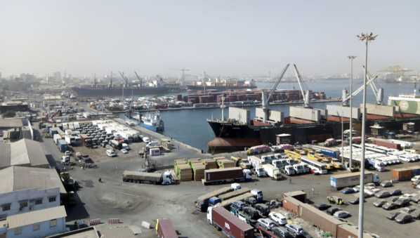 Réhabilitation du môle 3, le Dg du Port et l'ambassadeur du Japon sur le terrain