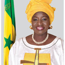 Présidentielle 2024: Mimi lance "MIMI" pour déloger Macky Présidentielle 2024: Mimi lance "MIMI" pour déloger Macky