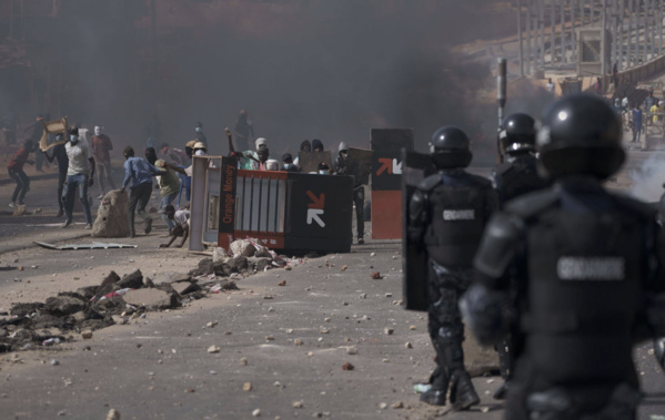 MANIFESTATIONS DE CE SAMEDI: Deux morts annoncés à Ziguinchor, Thiaroye et Rufisque: route nationale barrée