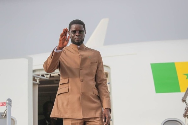 Diplomatie : Diomaye Faye en visite officielle au Gabon