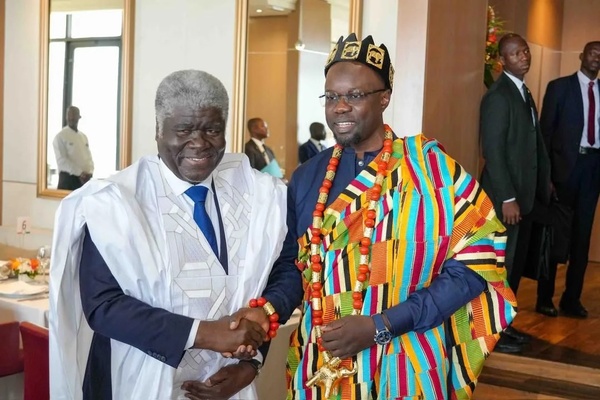 Déjeuner et échange de cadeaux entre Ousmane Sonko et son homologue ivoirien Robert Beugré Mambé