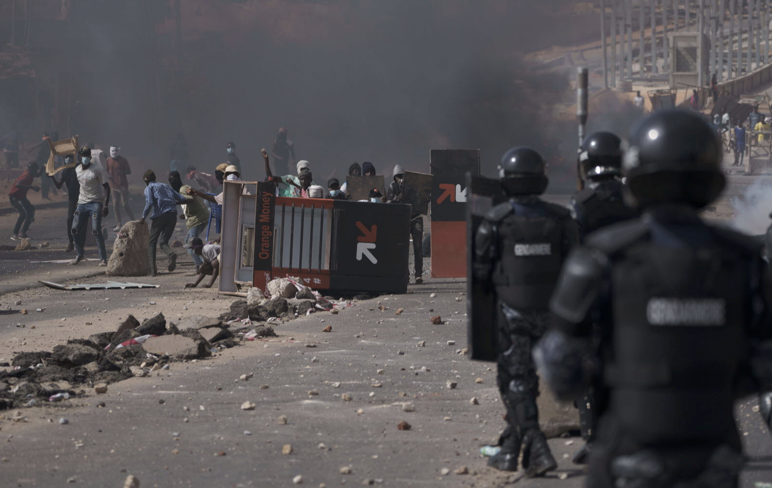 MANIFESTATIONS DE CE SAMEDI: Deux morts annoncés à Ziguinchor, Thiaroye et Rufisque: route nationale barrée