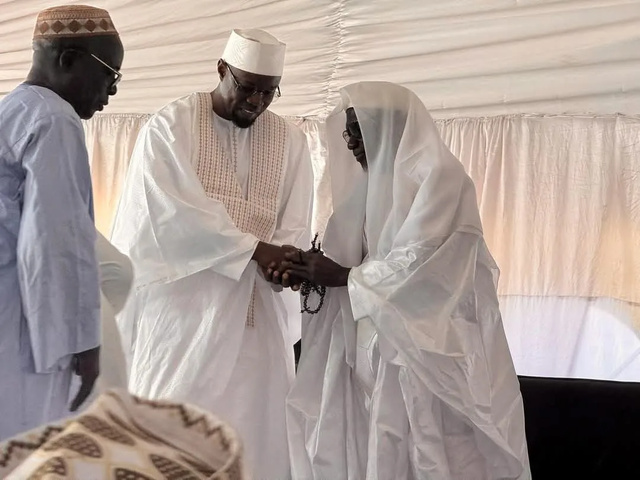 Ousmane Sonko au guide religieux El Hadj Ousmane Bodian: « Le Chef de l’État sollicite vos prières pour une paix définitive en Casamance »