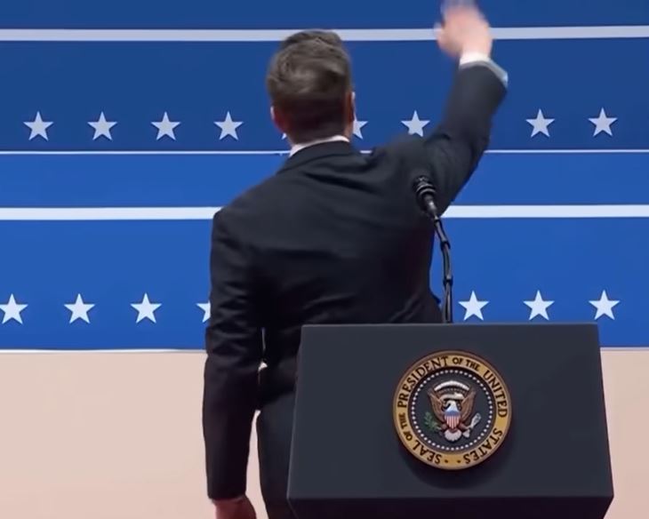 « Il aurait dû retourner chez lui en Afrique du Sud » : Donald Trump critique Elon Musk
